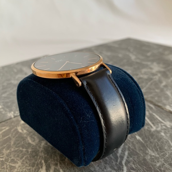 Daniel Wellington Classic Sheffield 40mm Watch - Picture 4 of 6